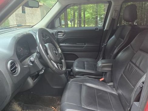 Used 2016 Jeep Patriot High Altitude AWD/4WD image 5