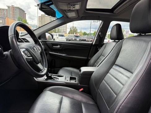 Used 2016 Toyota Camry XLE w/ Moonroof Package FWD image 14