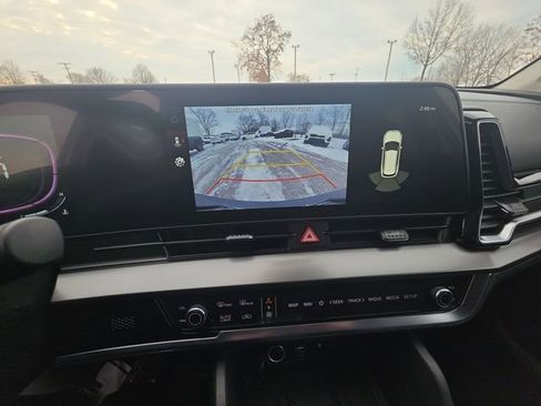 Certified 2024 Kia Sportage EX image 25
