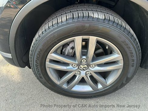 Used 2015 Volkswagen Touareg VR6 AWD/4WD image 50