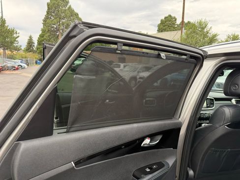 Used 2017 Kia Sorento SX image 43