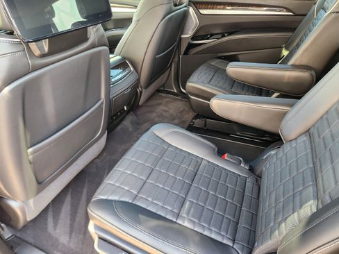 Used 2026 Cadillac Escalade Platinum Sport w/ LPO, ONYX Package AWD/4WD image 25