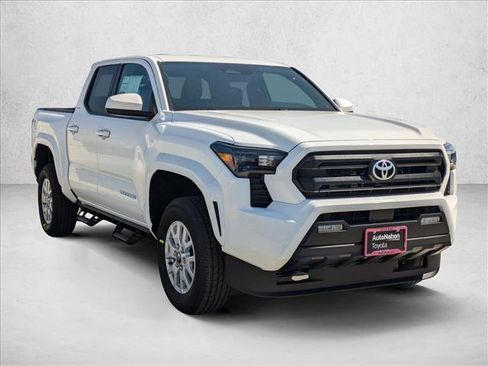 Used 2025 Toyota Tacoma SR5 AWD/4WD image 7