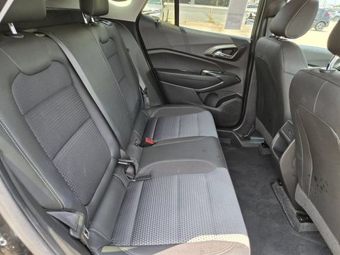 Used 2025 Chevrolet Trax LT w/ LT Convenience Package FWD image 31