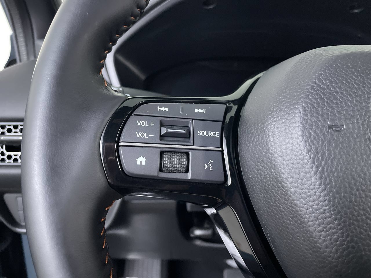 Used 2025 Honda HR-V Sport image 25