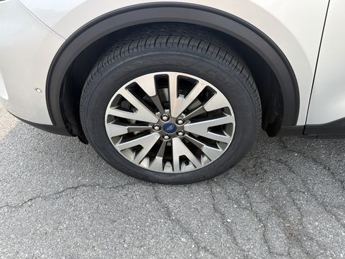 Used 2020 Ford Escape Titanium AWD/4WD image 11
