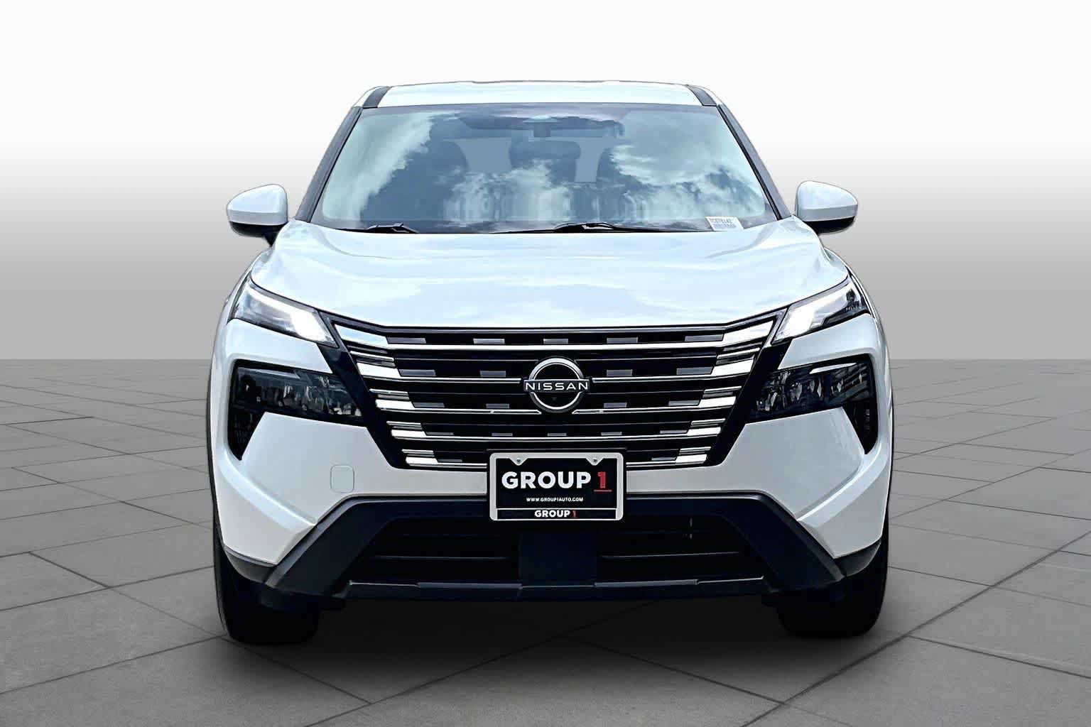Certified 2026 Nissan Rogue SV FWD image 4