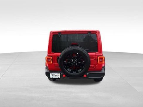 Used 2025 Jeep Wrangler Unlimited Sahara image 34