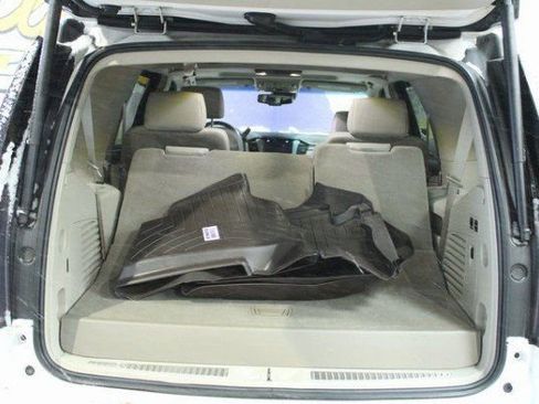 Used 2018 GMC Yukon Denali image 9