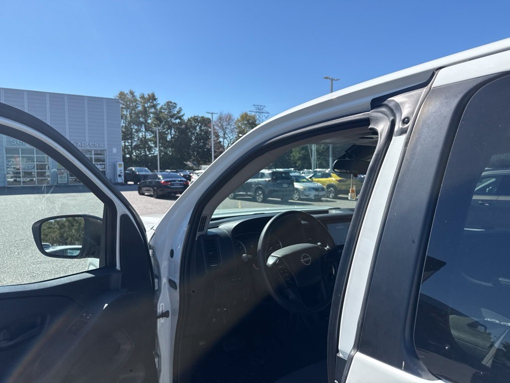 Used 2022 Nissan Frontier S AWD/4WD image 7