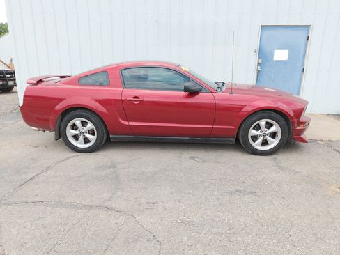 Used 2006 Ford Mustang Coupe RWD image 1