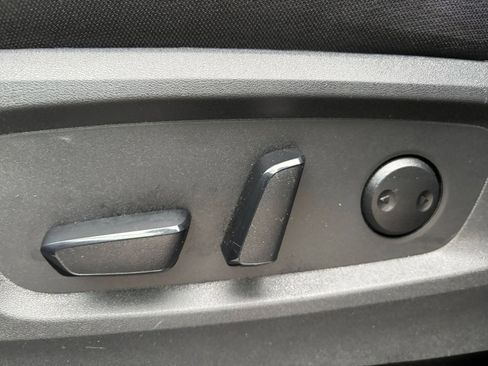 Used 2025 Nissan Pathfinder SV image 22