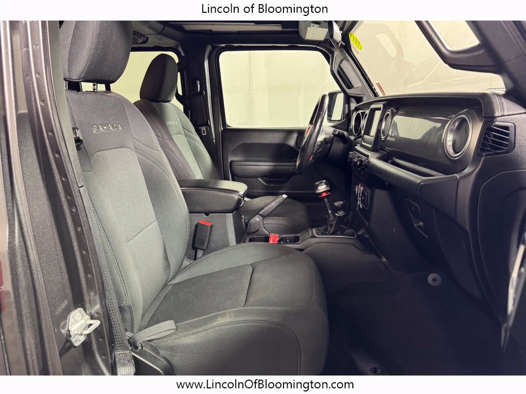 Used 2019 Jeep Wrangler Unlimited Sahara AWD/4WD image 10