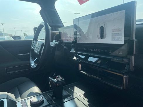 Used 2024 GMC Hummer EV 3X AWD/4WD image 30