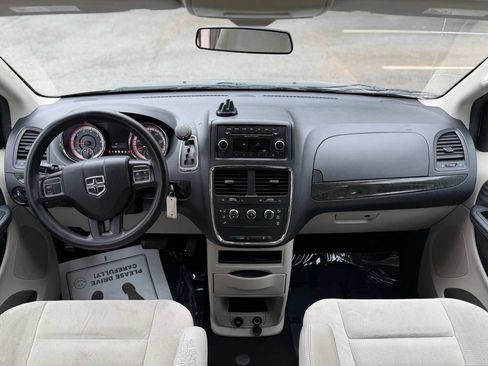 Used 2015 Dodge Grand Caravan American Value Package FWD image 16