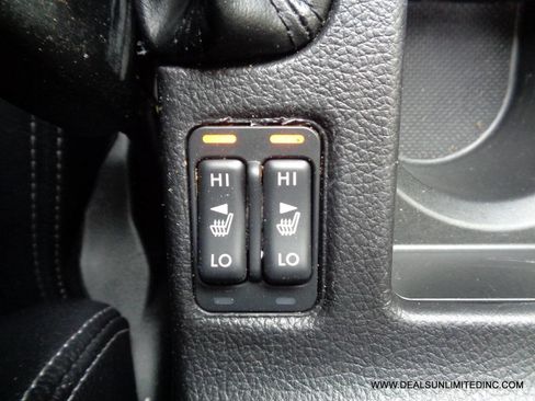 Used 2014 Subaru Crosstrek 2.0i Limited image 11