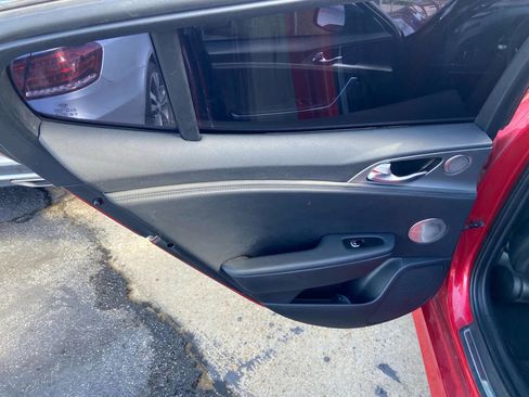 Used 2018 Kia Stinger GT2 image 11