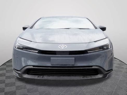 Used 2025 Toyota Prius LE FWD image 5