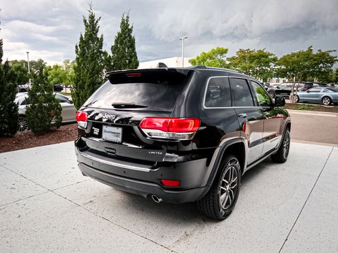 Used 2018 Jeep Grand Cherokee Limited AWD/4WD image 10