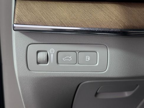 Used 2022 Volvo XC90 T8 Inscription Expression w/ Climate Package image 22