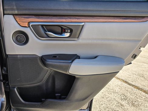 Used 2019 Honda CR-V Touring image 38