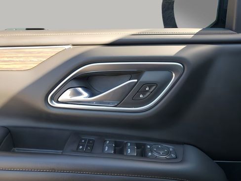 Used 2021 Chevrolet Tahoe High Country w/ Premium Package image 28