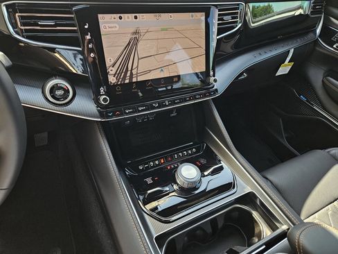 New 2026 Jeep Grand Wagoneer L Summit AWD/4WD image 19