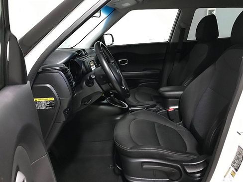 Used 2017 Kia Soul + w/ Designer's Package FWD image 11