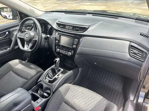 Used 2020 Nissan Rogue SV FWD image 17