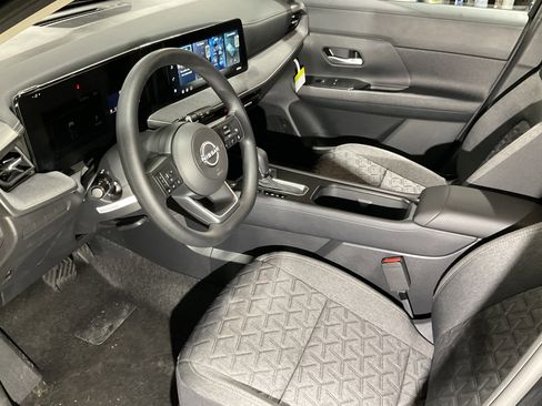 Used 2026 Nissan Kicks SV w/ Cold Weather Package image 19