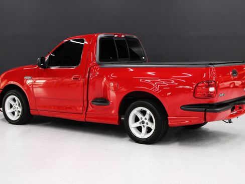 Used 1999 Ford F150 Lightning RWD image 23