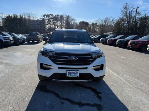 Used 2022 Ford Explorer XLT w/ Equipment Group 202A image 8