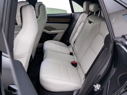 Certified 2024 Porsche Macan 4 Electric image 16