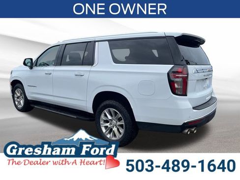 Used 2023 Chevrolet Suburban Premier image 3