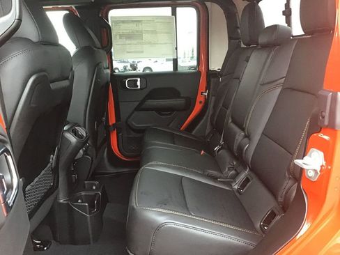 New 2025 Jeep Gladiator Sport image 17