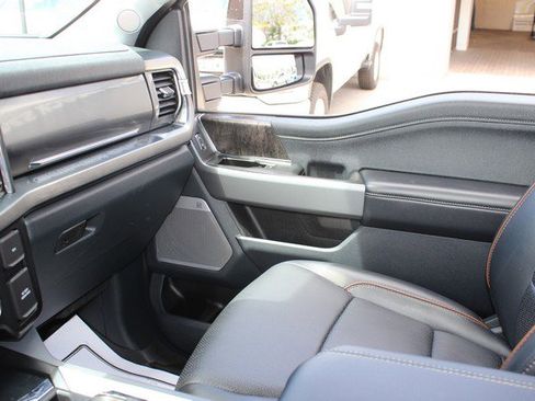 Used 2025 Ford F350 Lariat w/ Lariat Ultimate Package AWD/4WD image 22