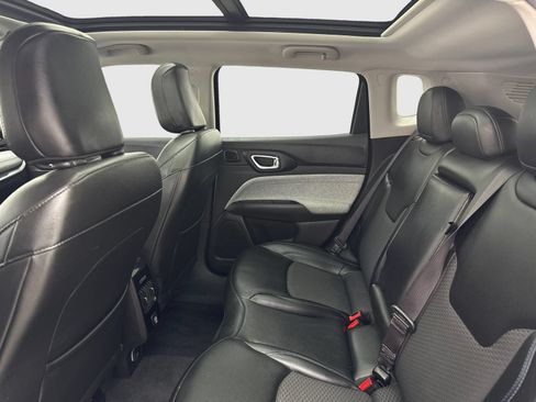 Used 2022 Jeep Compass Latitude w/ Sun and Sound Group AWD/4WD image 38
