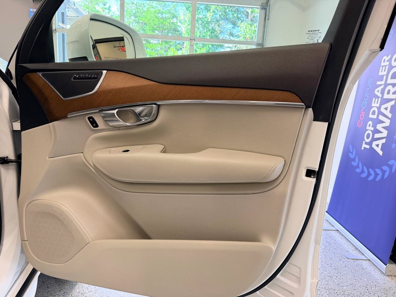 Used 2017 Volvo XC90 T6 Inscription w/ Vision Package AWD/4WD image 27