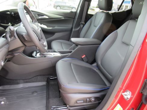New 2026 Buick Encore GX Sport Touring w/ Comfort Package FWD image 17