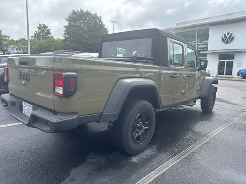 Used 2025 Jeep Gladiator Sport AWD/4WD image 9