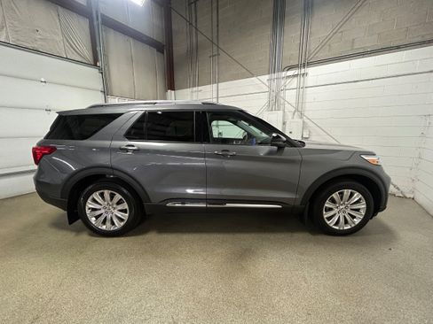 Used 2023 Ford Explorer Limited AWD/4WD image 5