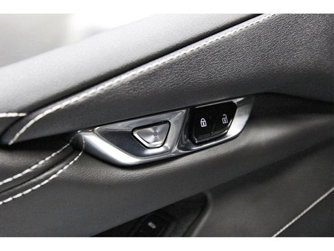 Used 2023 Chevrolet Corvette Stingray Convertible w/ 1LT image 18