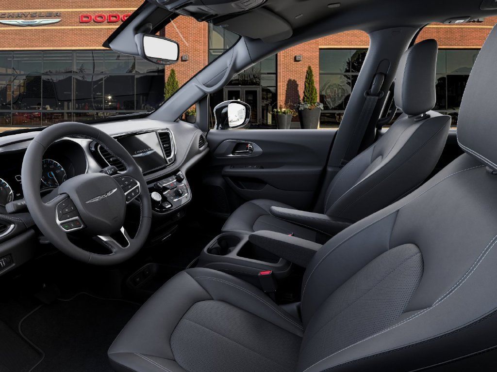 Used 2026 Chrysler Pacifica Select AWD/4WD image 22