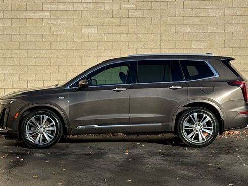 Used 2020 Cadillac XT6 Premium Luxury w/ Platinum Package image 7