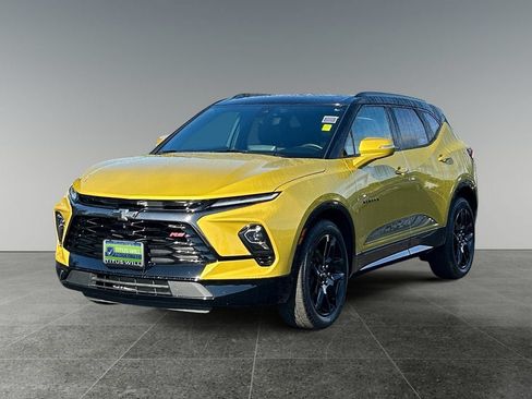 Used 2024 Chevrolet Blazer RS w/ Driver Confidence II Package AWD/4WD image 3