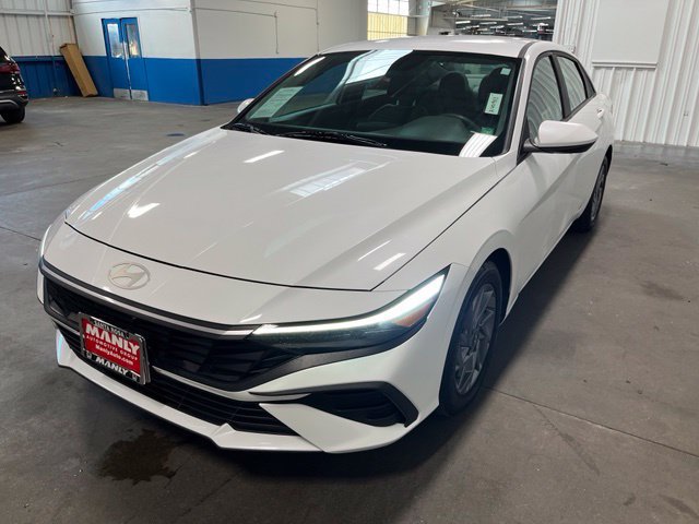 Used 2024 Hyundai Elantra SEL FWD image 7