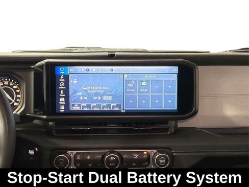 Used 2024 Jeep Wrangler Sahara image 15