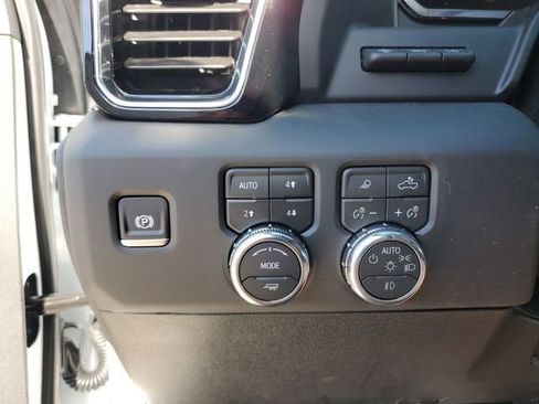 New 2026 GMC Sierra 3500 Denali Ultimate AWD/4WD image 31