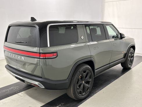 Used 2022 Rivian R1S Launch Edition Quad AWD/4WD image 5