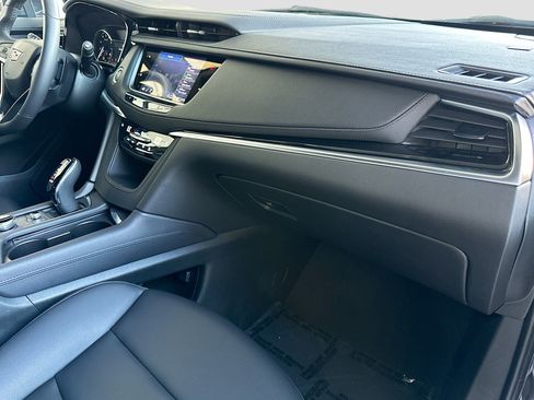 Used 2025 Cadillac XT6 Luxury image 31